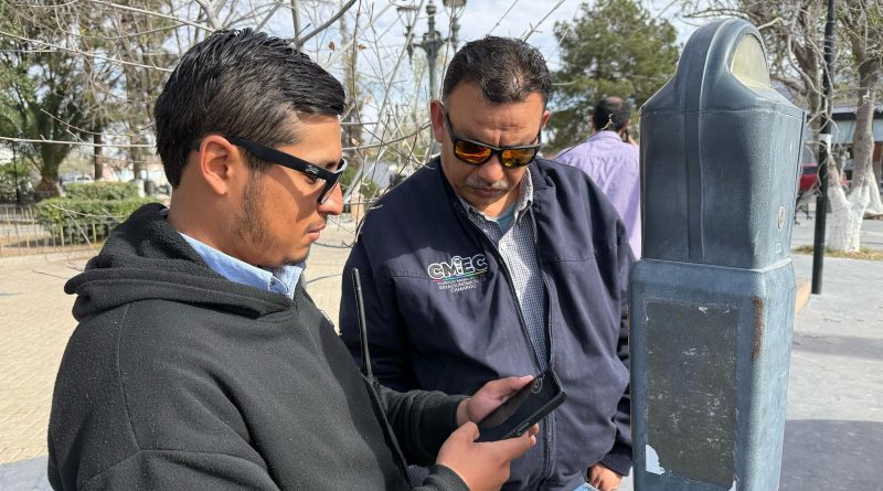 Realizan pruebas para comenzar a pagar parquímetros por medio de aplicación